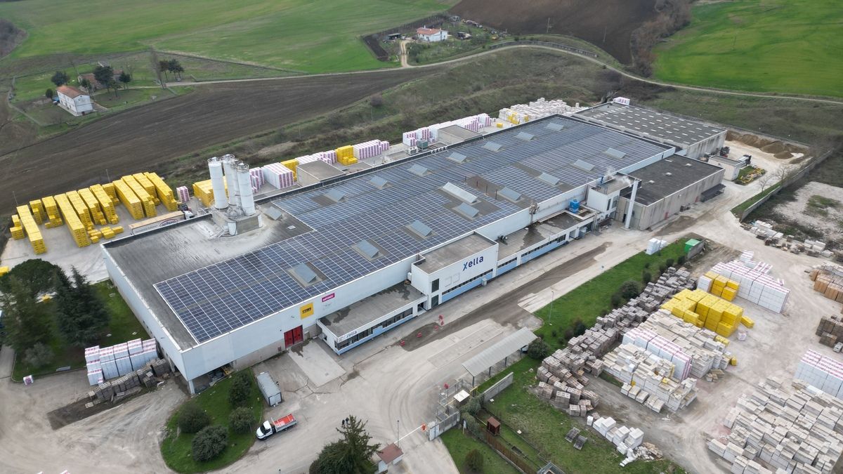 Fotovoltaico-su-tetto-in-guaina-2